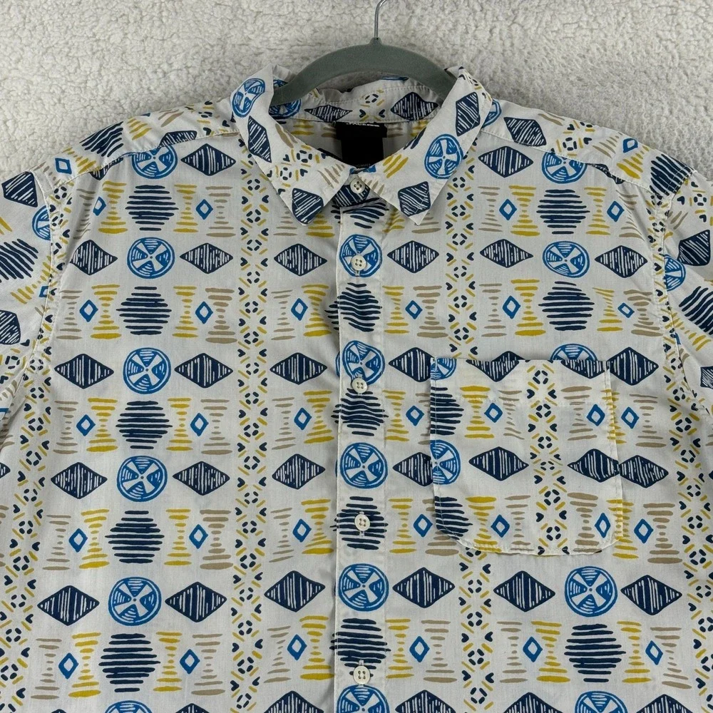The North Face Baytrail Button-Up Shirt Men Size XL Blue Yellow Geo Short Sleeve